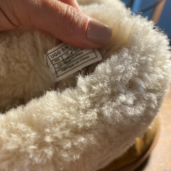 UGG Ellee Kids Boot Size 13 USED - Picture 3 of 7